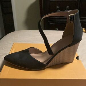 Black Wedge Close Toe Heels. Size 8